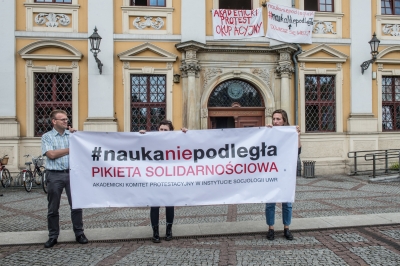 Strajk okupacyjny studentów ze zgodą rektora Uniwersytetu Wrocławskiego - 0