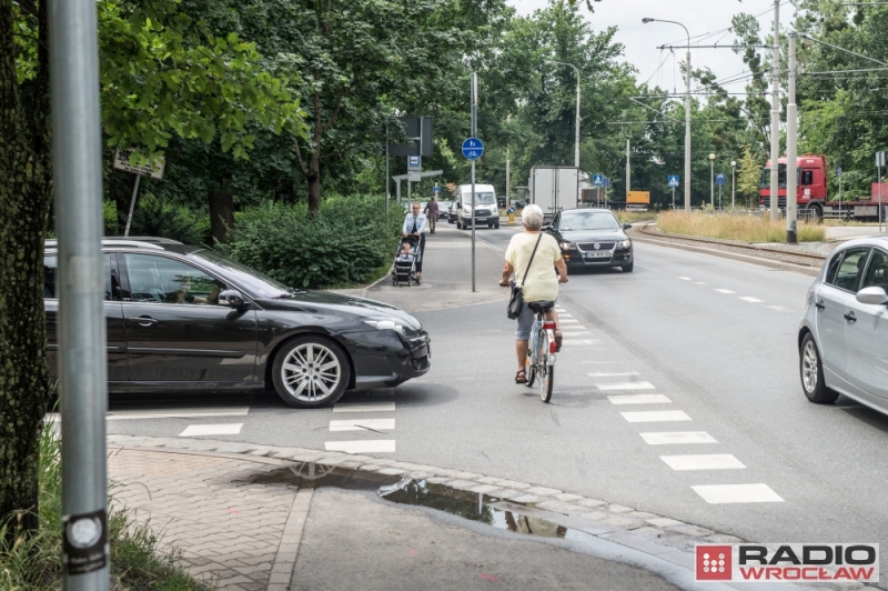 Niebezpieczny przejazd rowerowy na ulicy Skrajnej we Wrocławiu - fot. Andrzej Owczarek