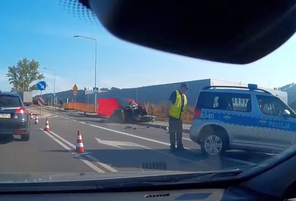 Tragiczny wypadek w Nowej Rudzie. 3 osoby nie żyją  - (fot. kadr z YT)