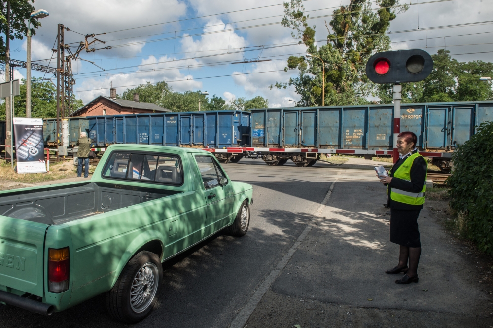 Uważajcie na przejazdach kolejowych. Trwa akcja "Bezpieczne piątki" [ZOBACZ] - (fot. Andrzej Owczarek)