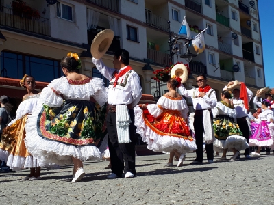 Festiwal "Świat pod Kyczerą". Barwny korowód w Legnicy [FOTO] - 4