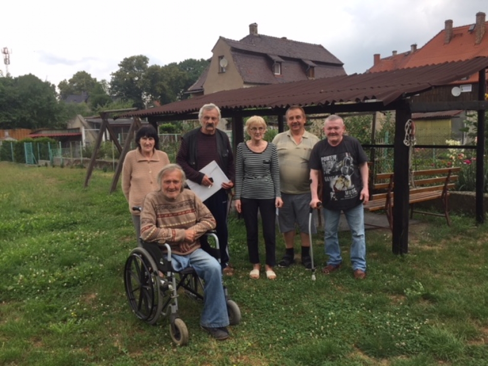 Ciemne chmury nad schroniskiem dla bezdomnych w Bogatyni - fot. Piotr Osowicz