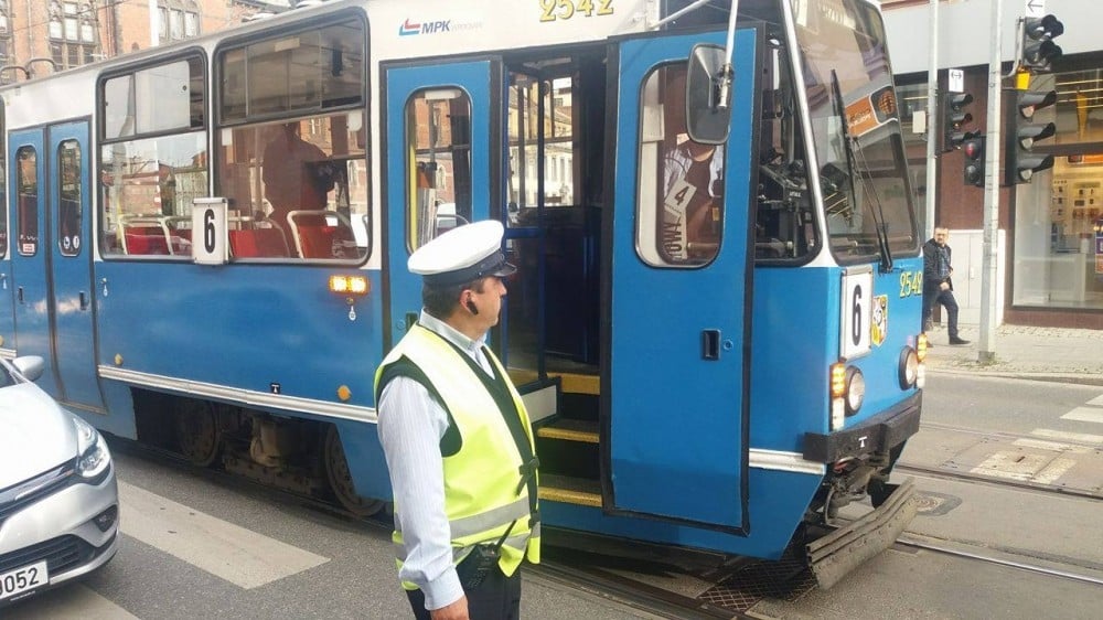 Bluza leżąca na torach wykoleiła tramwaj [POSŁUCHAJ] - (fot. archiwum Radia Wrocław)