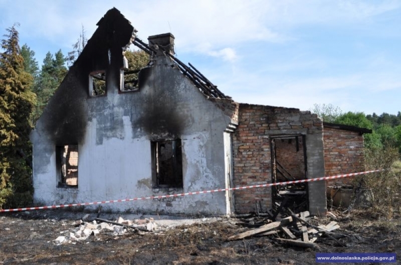 Pieńsk: Podpalił dom pożyczoną od sąsiadów zapalniczką - 