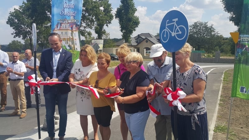 Świdnica: Rowerem przez  3 sołectwa i 3 gminy. Dziś otwarto nową ścieżkę - fot. Bartosz Szarafin