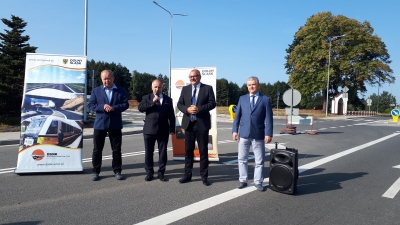 Nowa droga otwarta. Kierowcy będą mogli wygodnie przejechać między Studzionkami a Radoszycami - 1