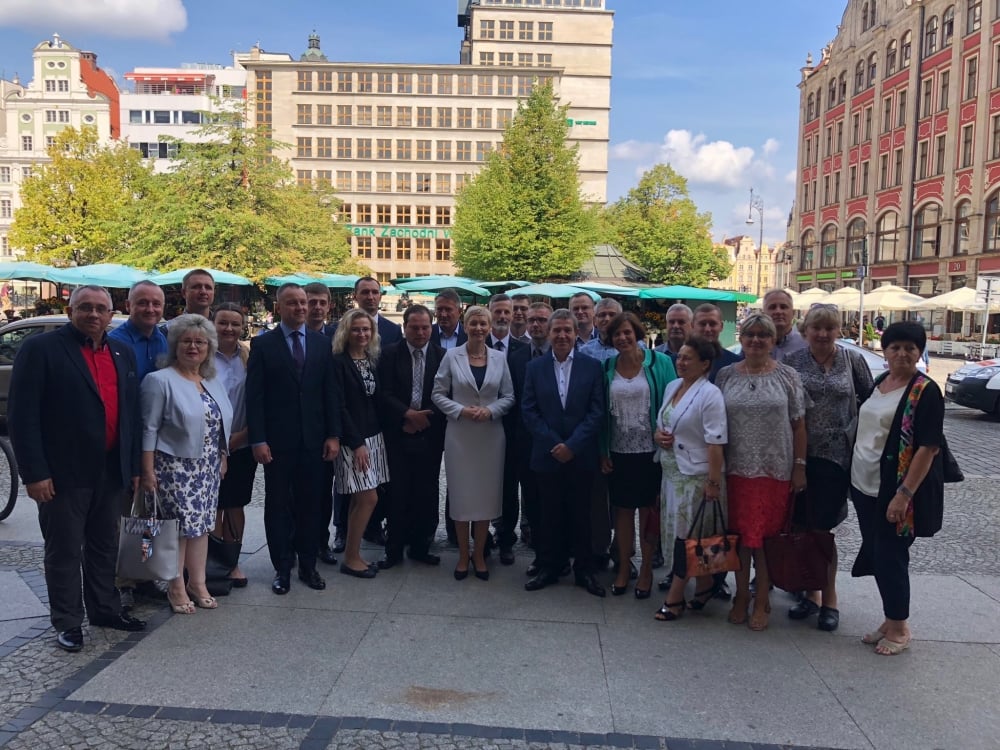 Wrocławskie listy PiS w wyborach samorządowych. Jest nawet medalista olimpijski - fot. Twitter
