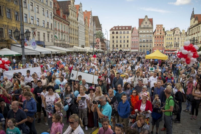 Barwna parada na rzecz dzieci chorych na raka we Wrocławiu - Fot. materiały prasowe
