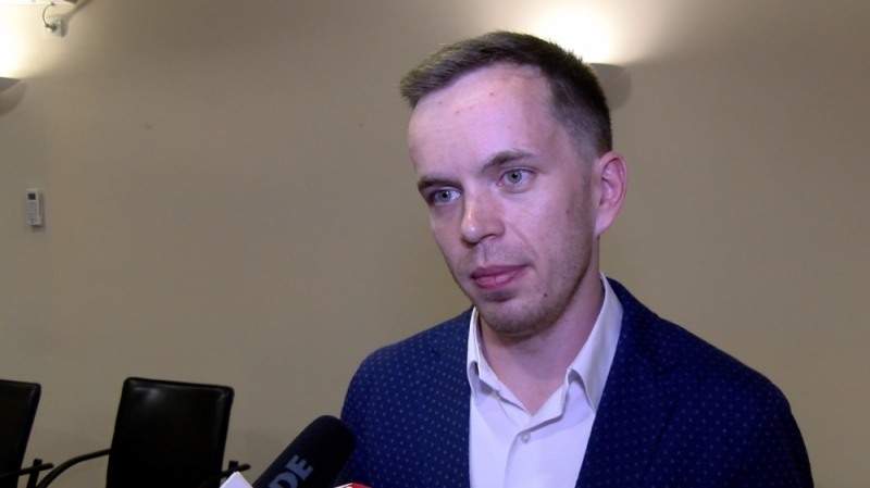 29-letni Paweł Gluza chce zostać prezydentem Jeleniej Góry - (fot. Radio Wrocław)