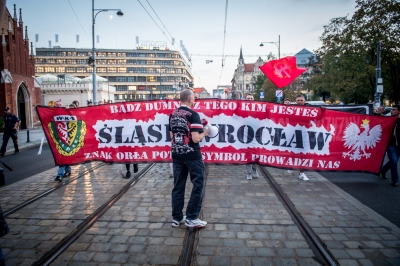 Marsz upamiętniający sowiecką agresję przeszedł przez Wrocław - 4