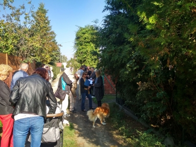 Na drodze stanął płot. Mieszkańcy bez dojazdu do garaży [POSŁUCHAJ] - 1
