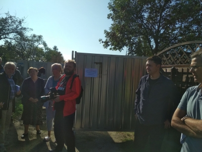 Na drodze stanął płot. Mieszkańcy bez dojazdu do garaży [POSŁUCHAJ] - 2