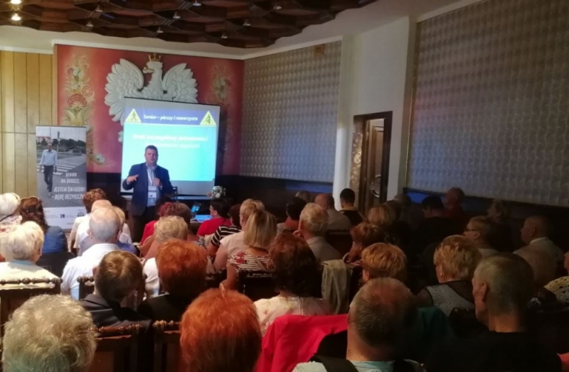 Dzięki tej akcji ma być mniej wypadków z udziałem seniorów - fot. zdjęcie ilustracyjne mat. prasowe