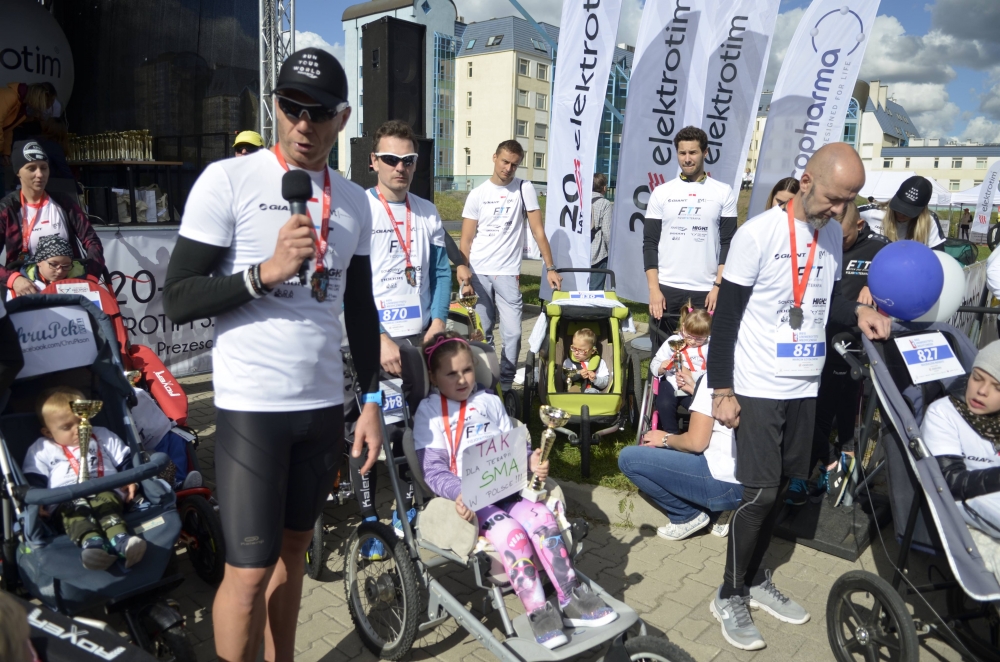 Wrocław: Blisko 800 osób wystartowało dla Szymka w Biegu Uniwersytetu Medycznego - Fot: UM Wrocław