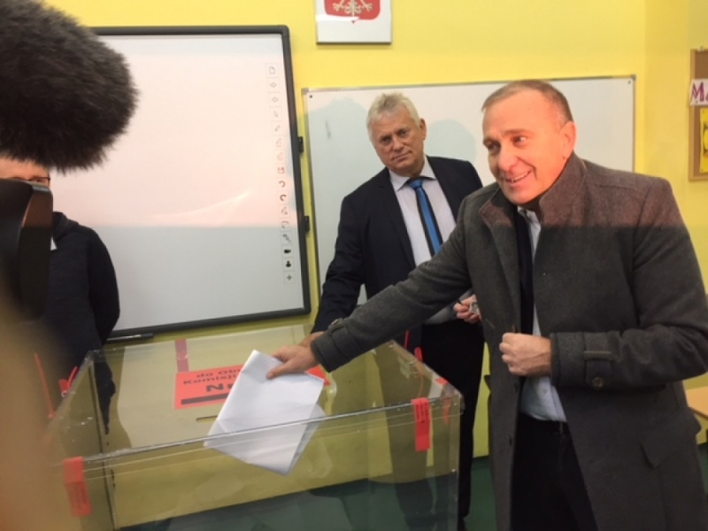 Grzegorz Schetyna zagłosował i liczy na wysoką frekwencję  - 