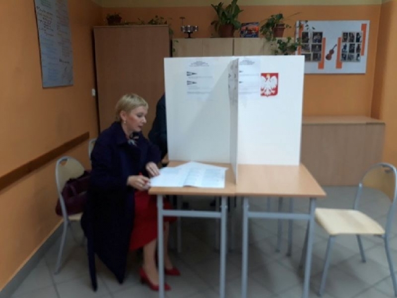 Mirosława Stachowiak-Różecka zagłosowała - (fot. Radio Wrocław)