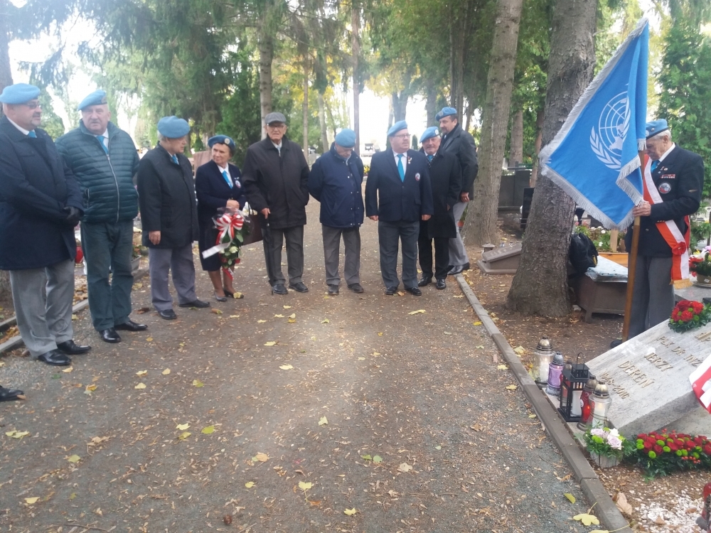 Oznaczą groby wrocławskich żołnierzy, którzy brali udział w misjach pokojowych ONZ - fot. Piotr Kaszuwara