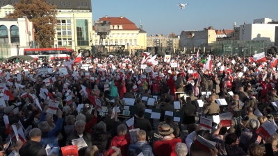 ZAŚPIEWALIŚMY DLA NIEPODLEGŁEJ! [ODSZUKAJCIE SIĘ NA NASZYM FILMIE I ZDJĘCIACH. UJĘCIA Z DRONA] - 42