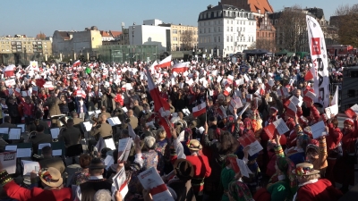 ZAŚPIEWALIŚMY DLA NIEPODLEGŁEJ! [ODSZUKAJCIE SIĘ NA NASZYM FILMIE I ZDJĘCIACH. UJĘCIA Z DRONA] - 45