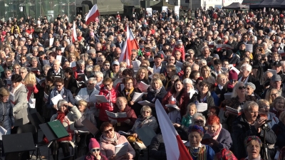 ZAŚPIEWALIŚMY DLA NIEPODLEGŁEJ! [ODSZUKAJCIE SIĘ NA NASZYM FILMIE I ZDJĘCIACH. UJĘCIA Z DRONA] - 64