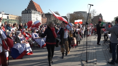 ZAŚPIEWALIŚMY DLA NIEPODLEGŁEJ! [ODSZUKAJCIE SIĘ NA NASZYM FILMIE I ZDJĘCIACH. UJĘCIA Z DRONA] - 32