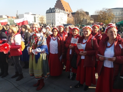 ZAŚPIEWALIŚMY DLA NIEPODLEGŁEJ! [ODSZUKAJCIE SIĘ NA NASZYM FILMIE I ZDJĘCIACH. UJĘCIA Z DRONA] - 76