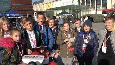 ZAŚPIEWALIŚMY DLA NIEPODLEGŁEJ! [ODSZUKAJCIE SIĘ NA NASZYM FILMIE I ZDJĘCIACH. UJĘCIA Z DRONA] - 33
