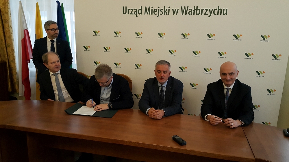 Wałbrzych będzie współpracował z firmami, które promują miasto - Fot. Bartosz Szarafin