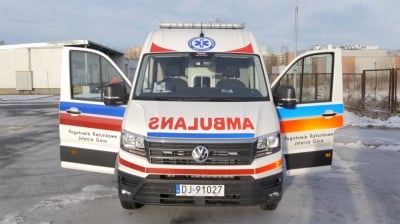 Nowoczesny ambulans trafił do jeleniogórskiego pogotowia