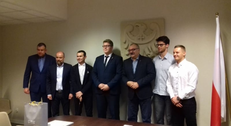 Blisko stu sportowców nagrodzonych przez marszałka - fot. Marcin Obłoza