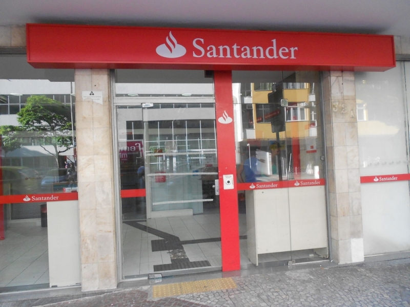 Będą zwolnienia grupowe w Santander Bank Polska - fot. Wikipedia/public domain