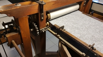 W Dusznikach otwarto wystawę o historii maszyny papierniczej
