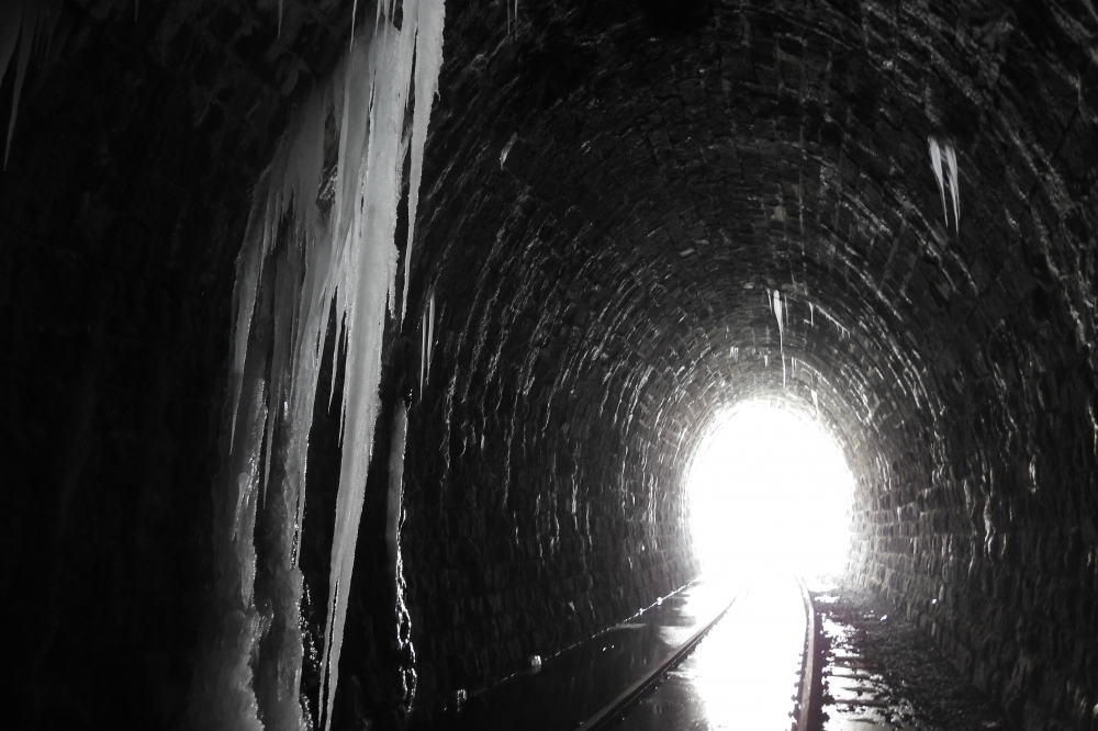 Tunel pod Przełęczą Kowarską staje się zimową atrakcją regionu [ZDJĘCIA] - fot. Piotr Słowiński