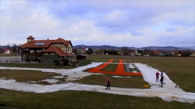 Jelenia G&oacute;ra: Śnieg nie spadł, więc go przywieźli