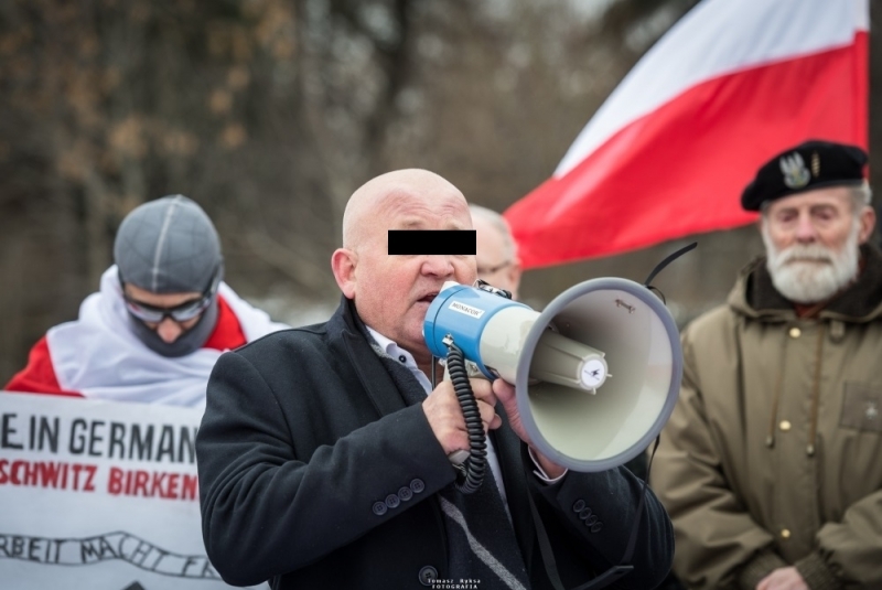 Policja postawiła zarzut Piotrowi R. dot. marszu narodowców w Oświęcimiu - fot. Tomasz Ryksa