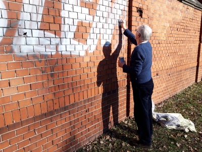Wrocławianie usunęli graffiti z muru cmentarza [ZDJĘCIA] - 2
