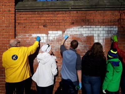Wrocławianie usunęli graffiti z muru cmentarza [ZDJĘCIA] - 5