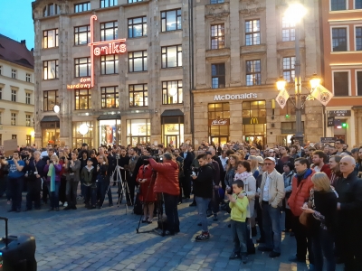 Janusz Korwin-Mikke we Wrocławiu. Protestował przeciwko Acta 2.0. [FOTO] - 3