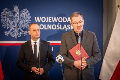 Wojewoda dziękował za sprawnie przeprowadzone środowe egzaminy - 3