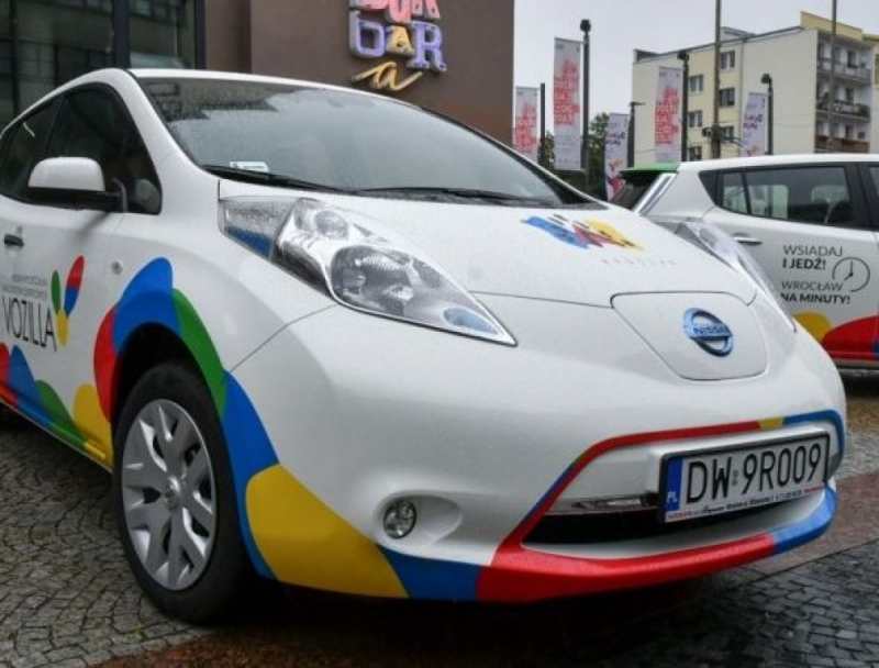 Urzędnicy będą jeździć elektrycznymi samochodami - fot. Radio Wrocław