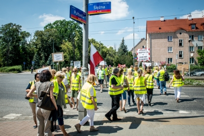 Wrocław: Trwa protest weterynarzy. Utrudnienia na ul. Ślężnej [ZDJĘCIA] - 2