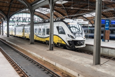 Pociąg Lubin-Wrocław miał nie zatrzymywać się we wsiach. Teraz ma nie zatrzymywać się w Legnicy