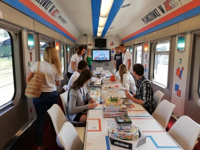 Plansz&oacute;wki w pociągu. Z Wrocławia do Gdyni wyruszył specjalny skład
