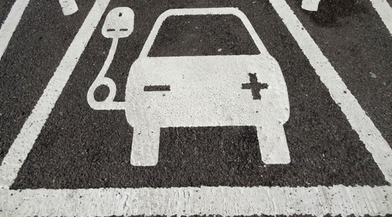 Przy A4 i S8 powstaną nowe stacje ładowania pojazdów elektrycznych [MAPA, WIDEO] - Zdjęcie ilustracyjne (Richard Ellis/flickr.com (Creative Commons))