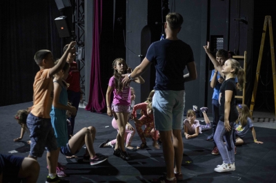 Wrocławski Teatr Lalek zaprasza: COŚ Z NICZEGO  - 1
