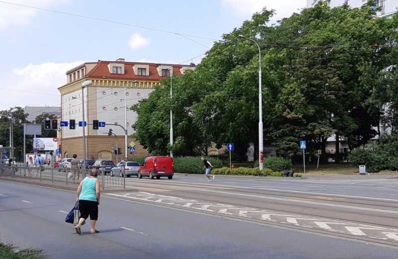 Wciąż niebezpiecznie przy przystanku Stalowa - fot. Marcin Obłoza