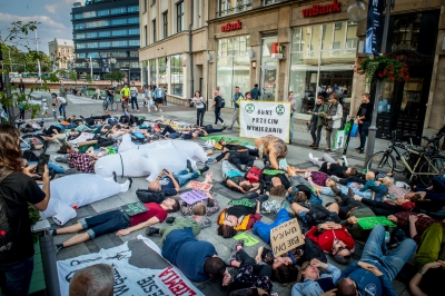 Die-In. Masowe wymieranie w centrum Wrocławia [ZDJĘCIA] - 9