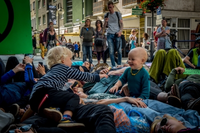 Die-In. Masowe wymieranie w centrum Wrocławia [ZDJĘCIA] - 12