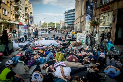 Die-In. Masowe wymieranie w centrum Wrocławia [ZDJĘCIA] - 4