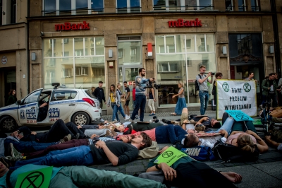 Die-In. Masowe wymieranie w centrum Wrocławia [ZDJĘCIA] - 5